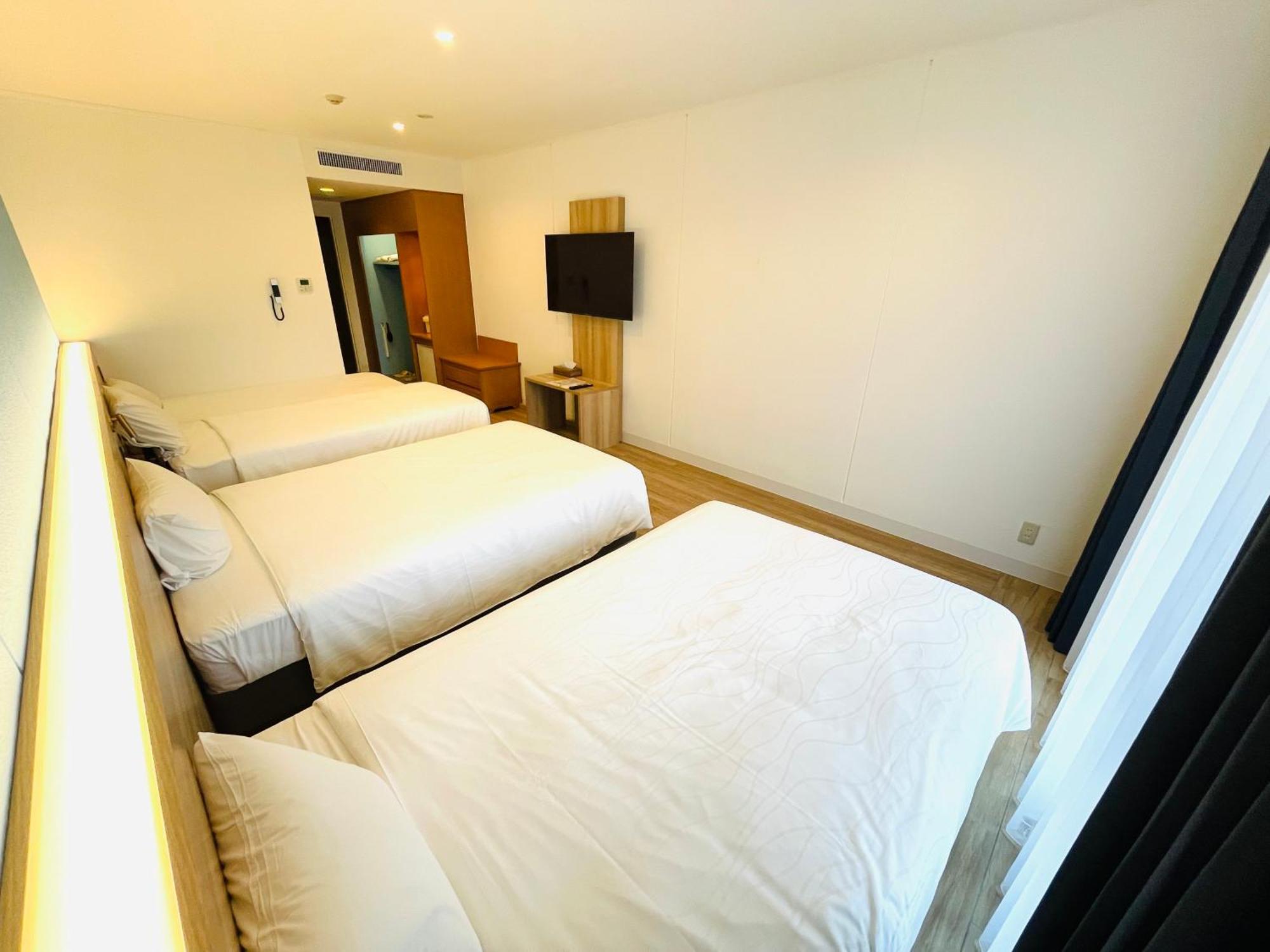 Watermark Hotel Okinawa Kume Island كوميجيما المظهر الخارجي الصورة